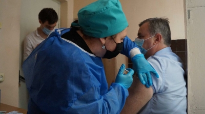 Министр здравоохранения прошел первый этап вакцинации от коронавирусной инфекции Covid-19