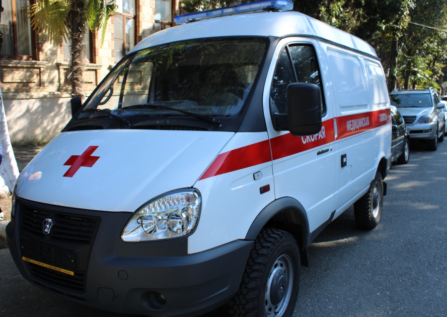Минздрав передал Сухуму две новые линейные машины скорой помощи